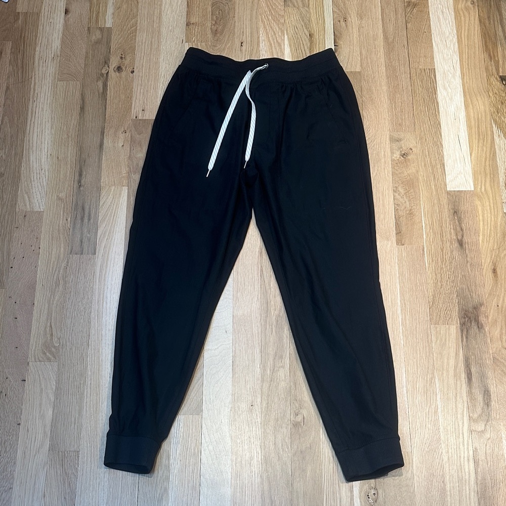 Vuori Men's Black Joggers